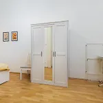 Апартаменты Fannipanni Joyful 3bdr In Palace District Будапешт