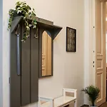 Fannipanni Joyful 3bdr In Palace District Апартаменты