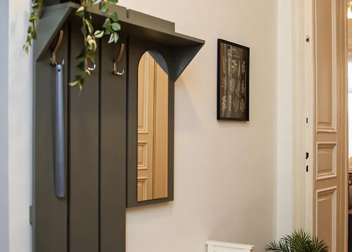 Fannipanni Joyful 3bdr In Palace District شقة