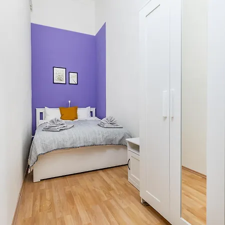 Fannipanni Joyful 3bdr In Palace District Apartment