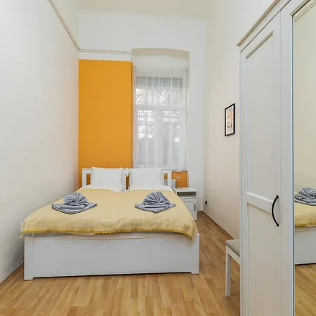 Fannipanni Joyful 3bdr In Palace District *