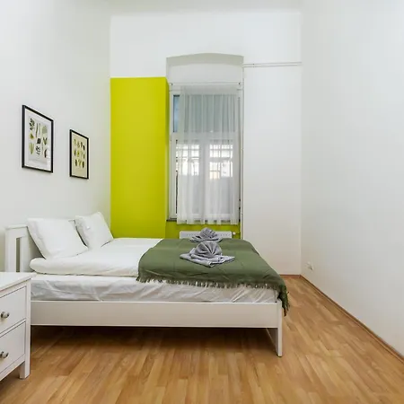 Fannipanni Joyful 3bdr In Palace District